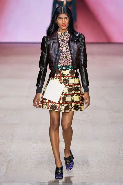 Look 19